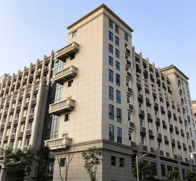 真石漆罩光面漆泛白怎么辦？